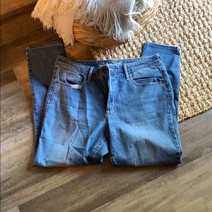 Universal thread blue jeans